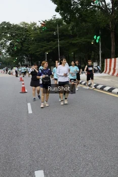 Runner Photo 4301063