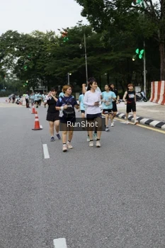 Runner Photo 4301073