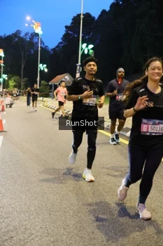 Runner Photo 4301091