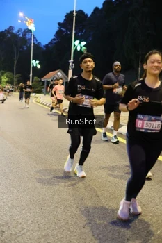 Runner Photo 4301123
