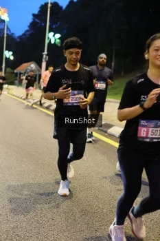 Runner Photo 4301182