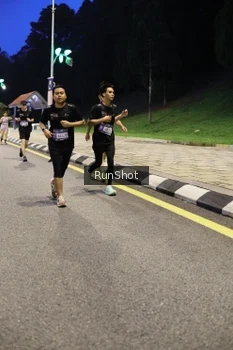 Runner Photo 4301224