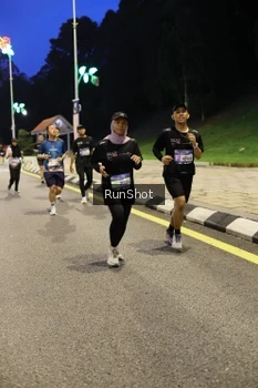 Runner Photo 4301225