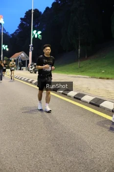 Runner Photo 4301257