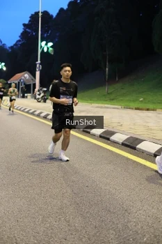 Runner Photo 4301261