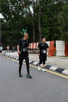 Runner Photo 4301373
