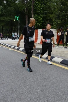 Runner Photo 4301378