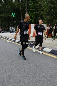 Runner Photo 4301381