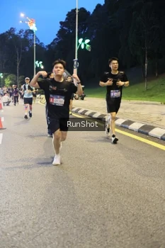 Runner Photo 4301389