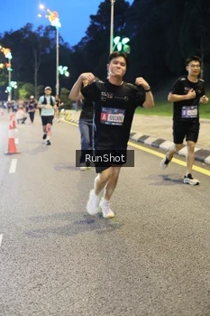 Runner Photo 4301414