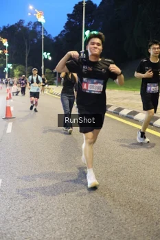 Runner Photo 4301439