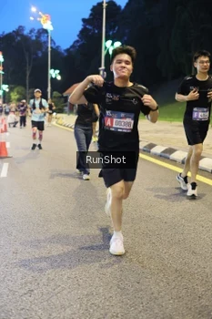 Runner Photo 4301449