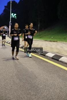 Runner Photo 4301570