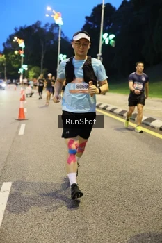 Runner Photo 4301636