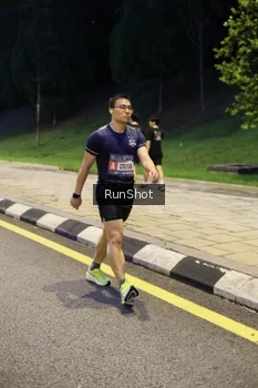 Runner Photo 4301655