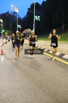 Runner Photo 4301714