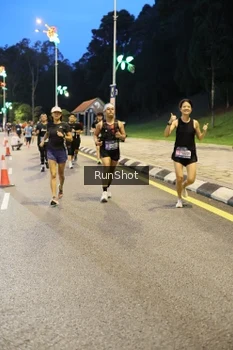 Runner Photo 4301738