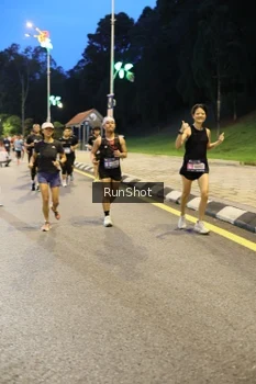 Runner Photo 4301741