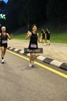 Runner Photo 4301813