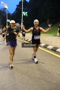 Runner Photo 4301875