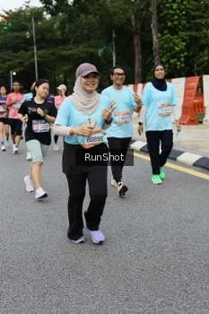 Runner Photo 4301901