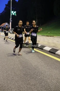 Runner Photo 4301906
