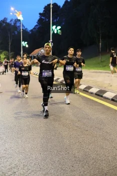 Runner Photo 4302042