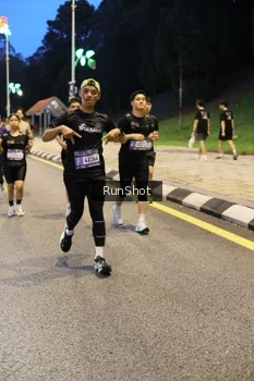 Runner Photo 4302093