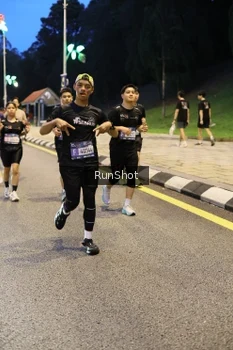 Runner Photo 4302103