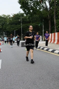Runner Photo 4302150