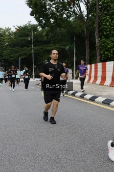 Runner Photo 4302157