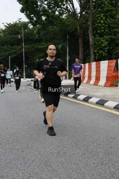 Runner Photo 4302159