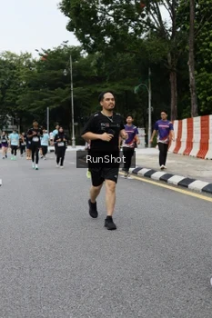 Runner Photo 4302160