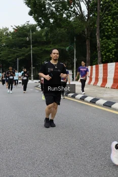 Runner Photo 4302162