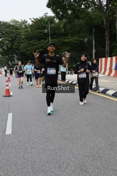 Runner Photo 4302170
