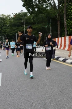 Runner Photo 4302173