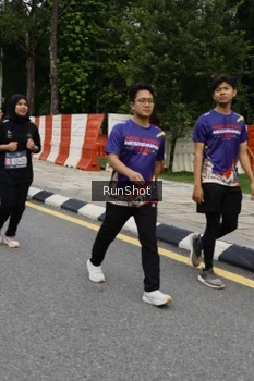 Runner Photo 4302175