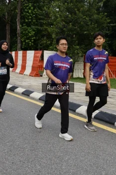 Runner Photo 4302183