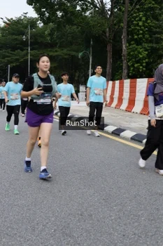 Runner Photo 4302190