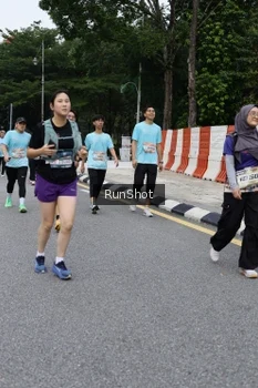 Runner Photo 4302192