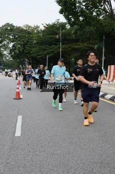 Runner Photo 4302200