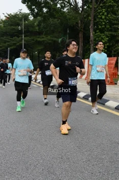 Runner Photo 4302205
