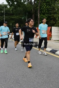 Runner Photo 4302212