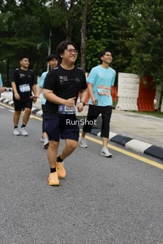 Runner Photo 4302213