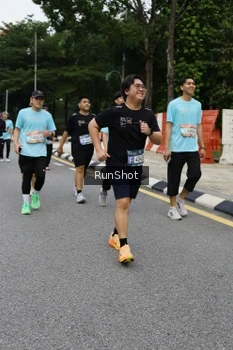 Runner Photo 4302214
