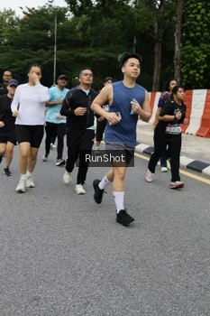 Runner Photo 4302255