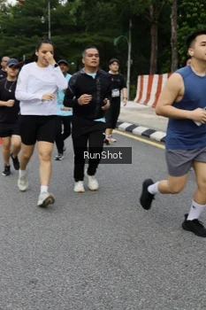 Runner Photo 4302258