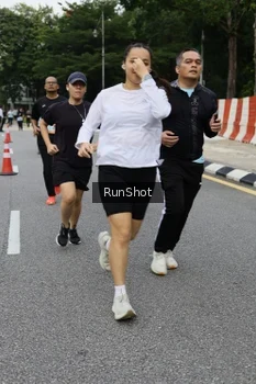 Runner Photo 4302266
