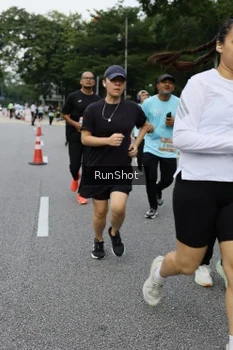 Runner Photo 4302270