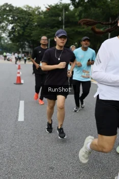 Runner Photo 4302283